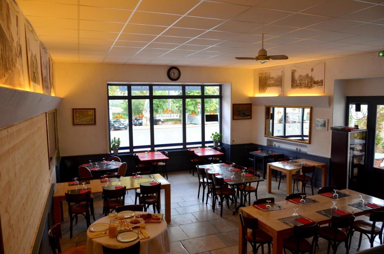 Aux Lys D'or Hotel 2*