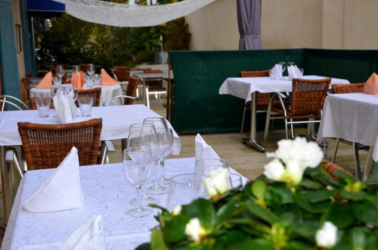 Aux Lys D'or Hotel