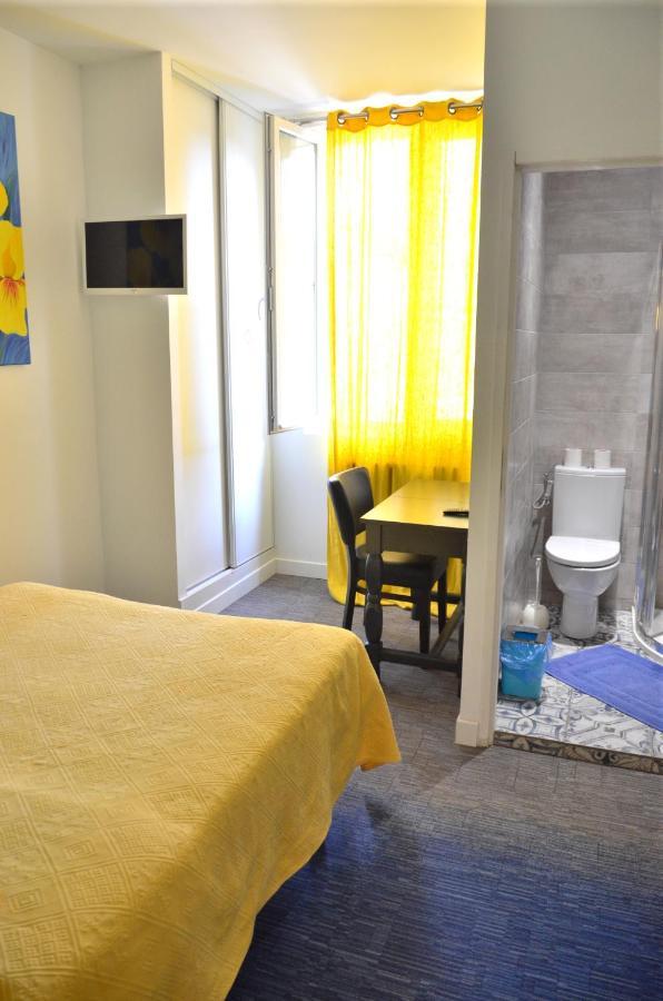 Aux Lys D'or Hotel 2*